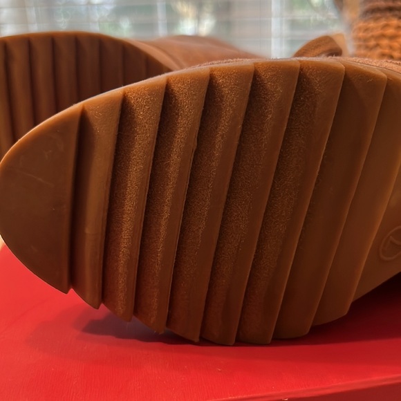 Merona Agatha suede heeled bootie EUC - Picture 6 of 7